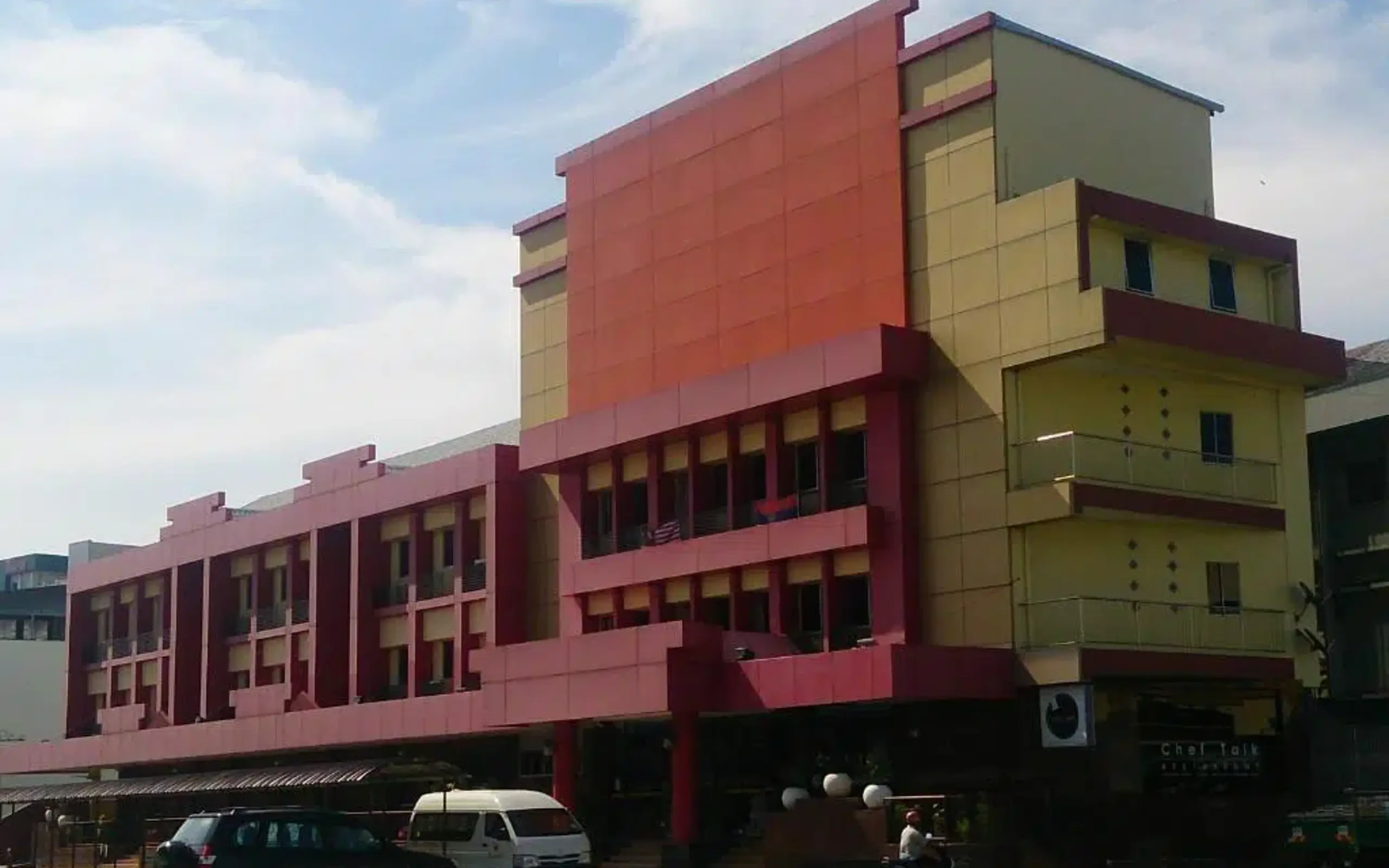 HOTEL AMBASSADOR 3